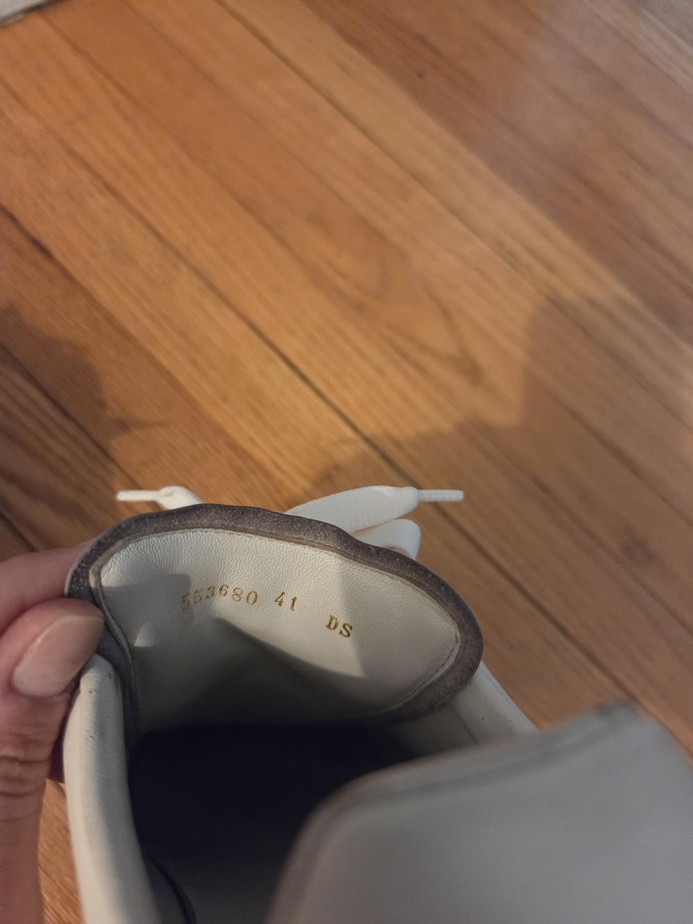 Alexander McQueen White Low-Top Leather Sneakers - Picture 2 of 7